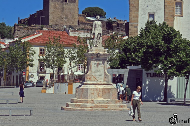 Castelo de Vide - Estátua D.PedroV (2)